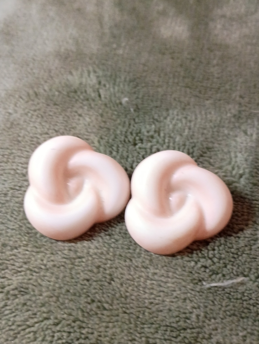 Cream Knot Hair Stud Clips — Subtle Twisted Design